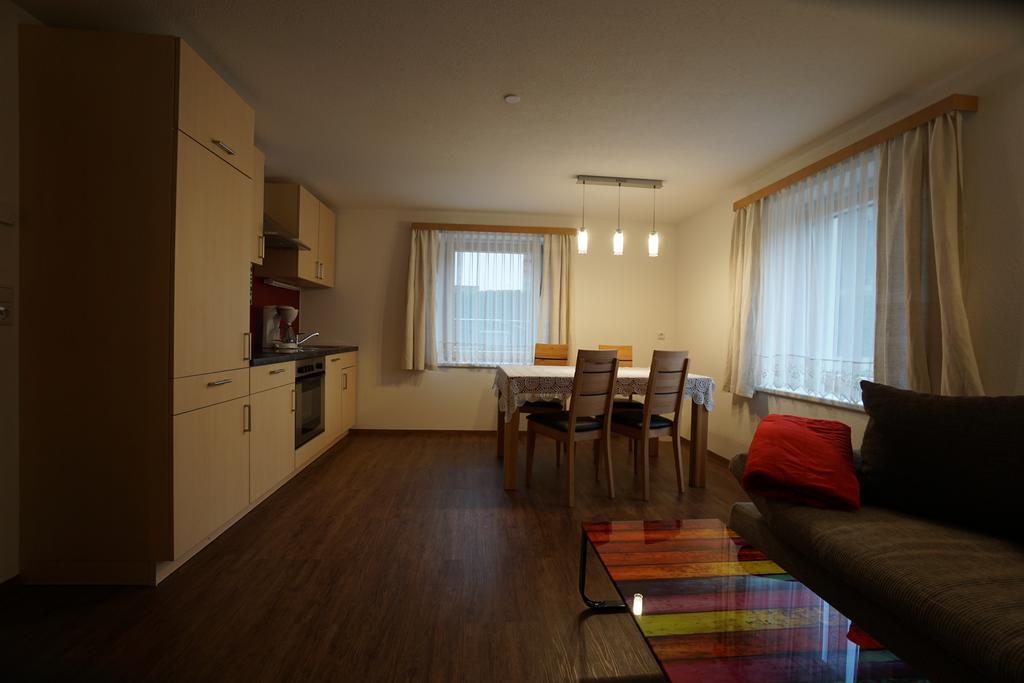 Ferienwohnung Fam Alfons Geiler Хайнфелс Стая снимка
